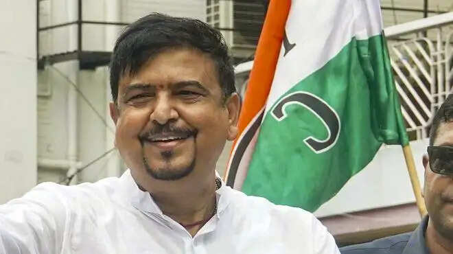 नगरपालिका भर्ती घोटाला मामले में ईडी के समक्ष पेश हुए पूर्व मंत्री सुजीत बोस
