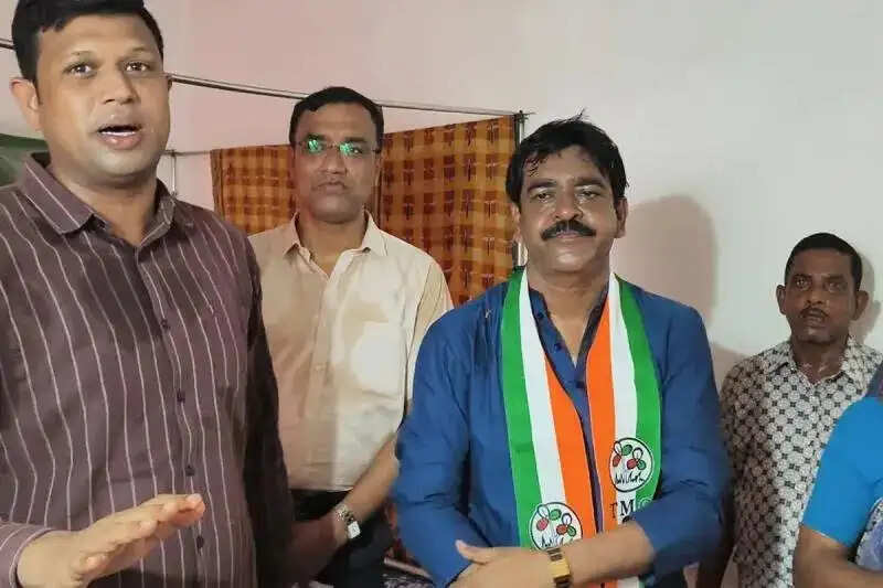 शौकत मोल्ला ने की भाजपा उम्मीदवार से मुलाकात, सियासत तेज