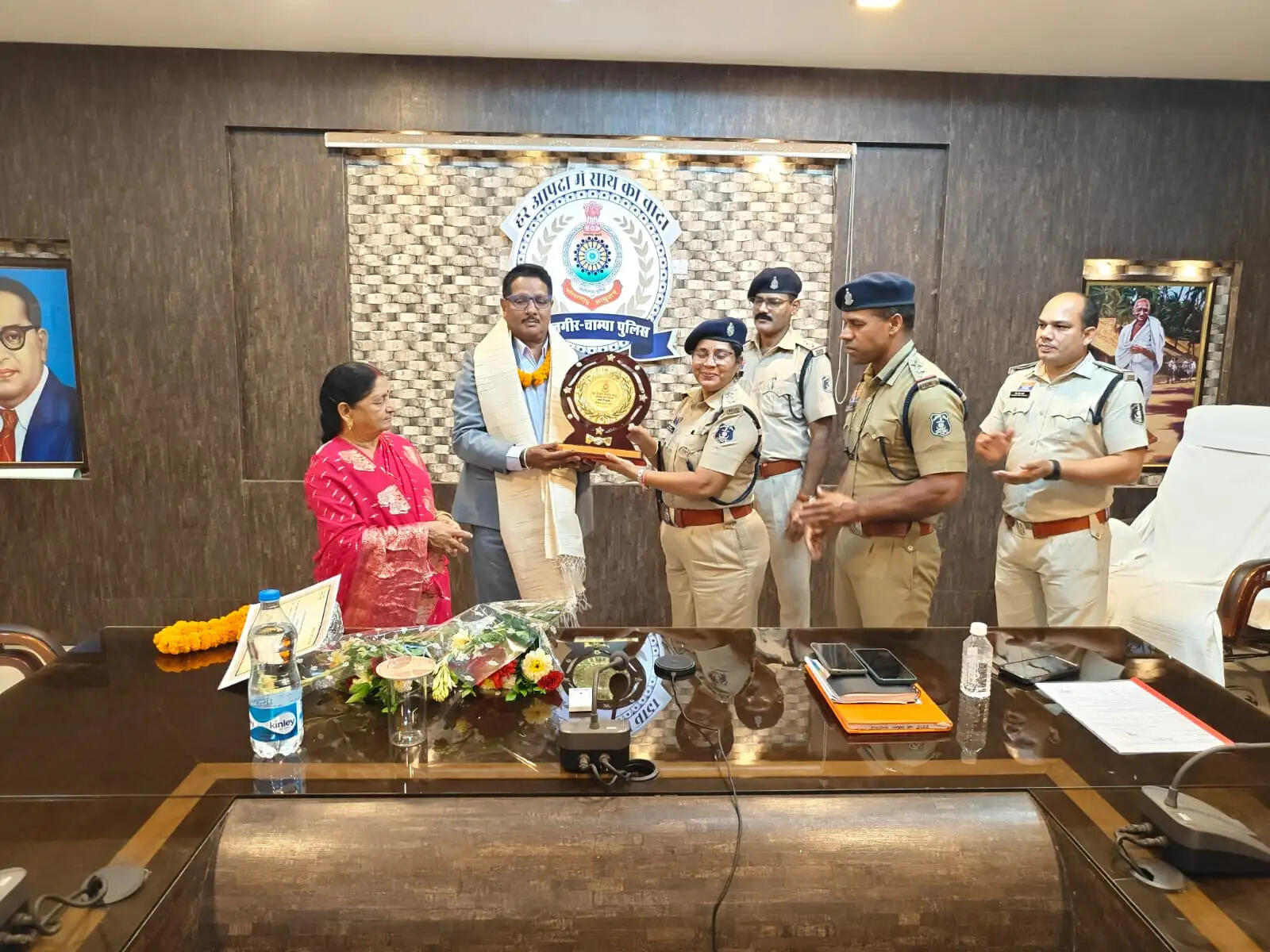34 साल की समर्पित पुलिस सेवा के बाद एएसआई केशव साहू सेवानिवृत्त, जांजगीर-चांपा पुलिस ने दी भावभीनी विदाई