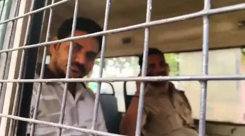 पांडवेश्वर में तृणमूल पंचायत सदस्य शेख कमरुद्दीन गिरफ्तार