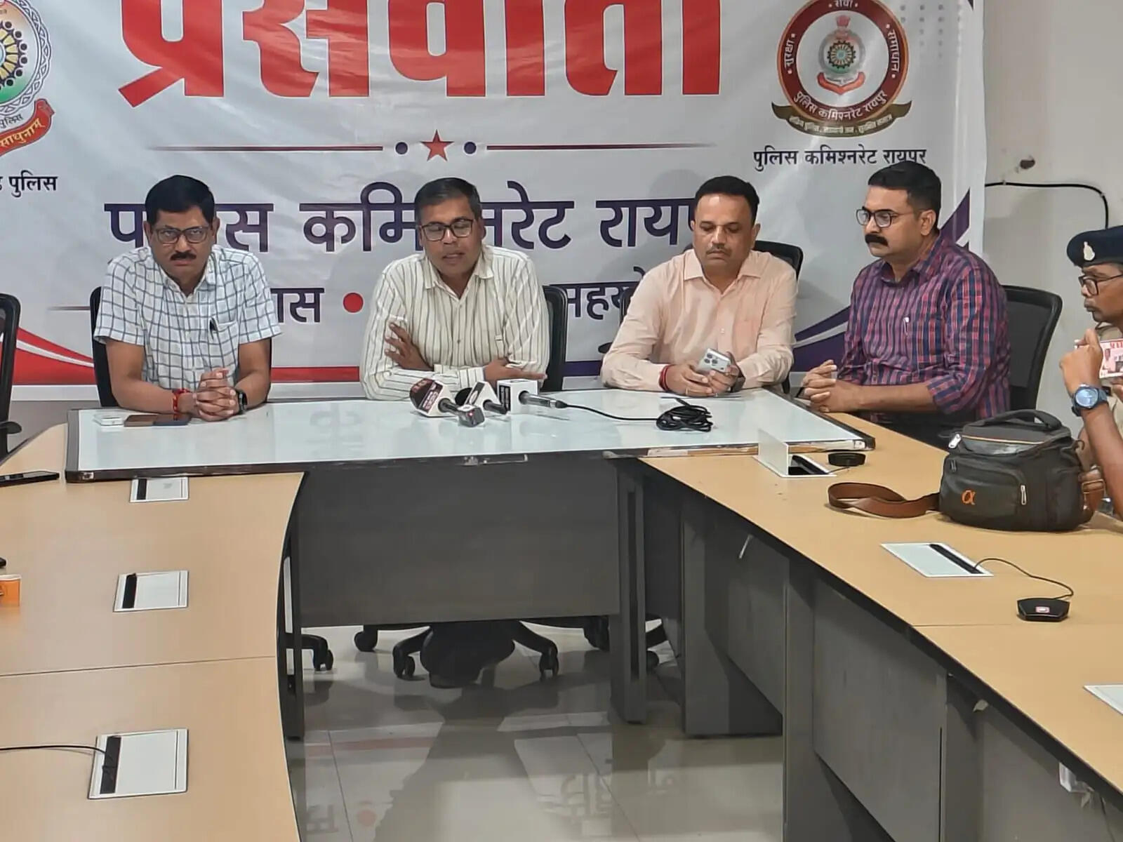 रायपुर : घूम-घूमकर दोपहिया वाहन चोरी करने वाले तीन आरोपित गिरफ्तार, नौ वाहन बरामद