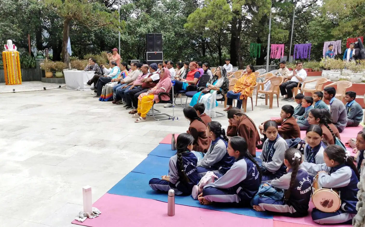 अंतर-विद्यालय भक्ति गायन प्रतियोगिता में विद्यार्थियों ने बिखेरा सुरों का जादू