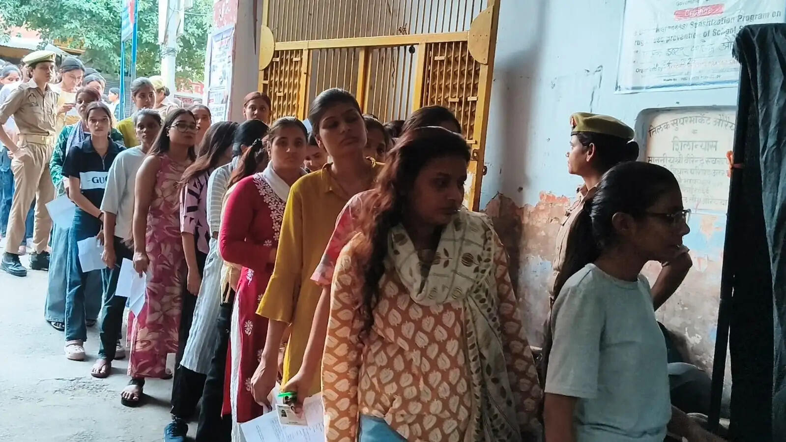 पुलिस भर्ती परीक्षा: 1950 परीक्षार्थियों ने छाेड़ी परीक्षा