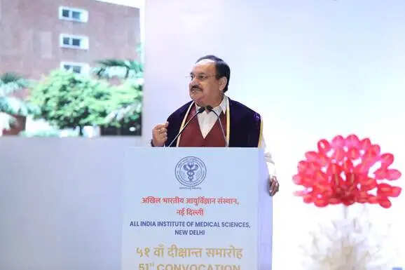 अगले चार साल में केन्द्र सरकार देश के मेडिकल कॉलेजों में दस हजार और सीटें करेगी सृजितः जेपी नड्डा