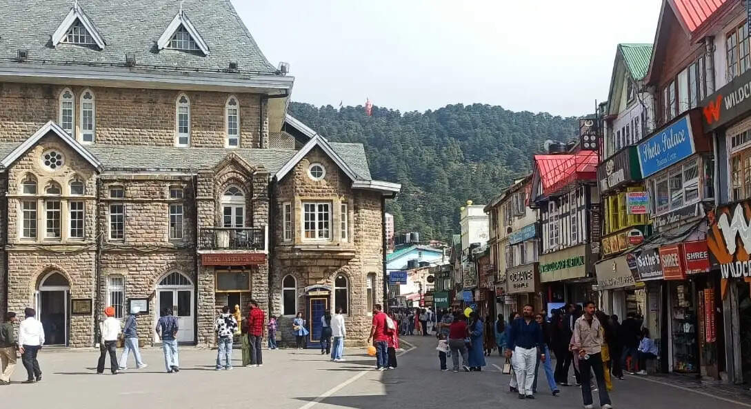 शिमला में बढ़ी सैलानियों की आमद, कालका-शिमला हेरिटेज रेलवे की ट्रेनें भी पैक