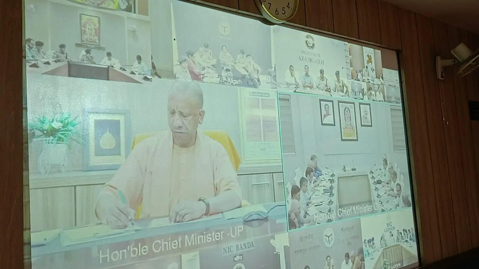 होमगार्ड भर्ती परीक्षा को पूरी पारदर्शिता, निष्पक्षता और शुचिता के साथ कराएं संपन्न : याेगी आदित्यनाथ