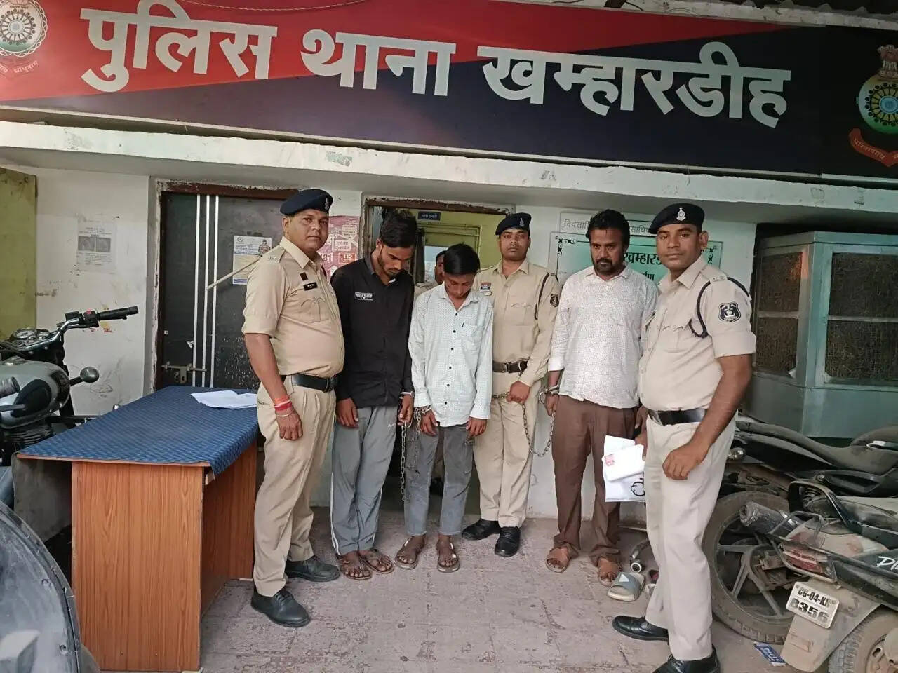 रायपुर : दोपहिया वाहन चोर गिरोह का पर्दाफाश, तीन आरोपित गिरफ्तार, 11 वाहन बरामद