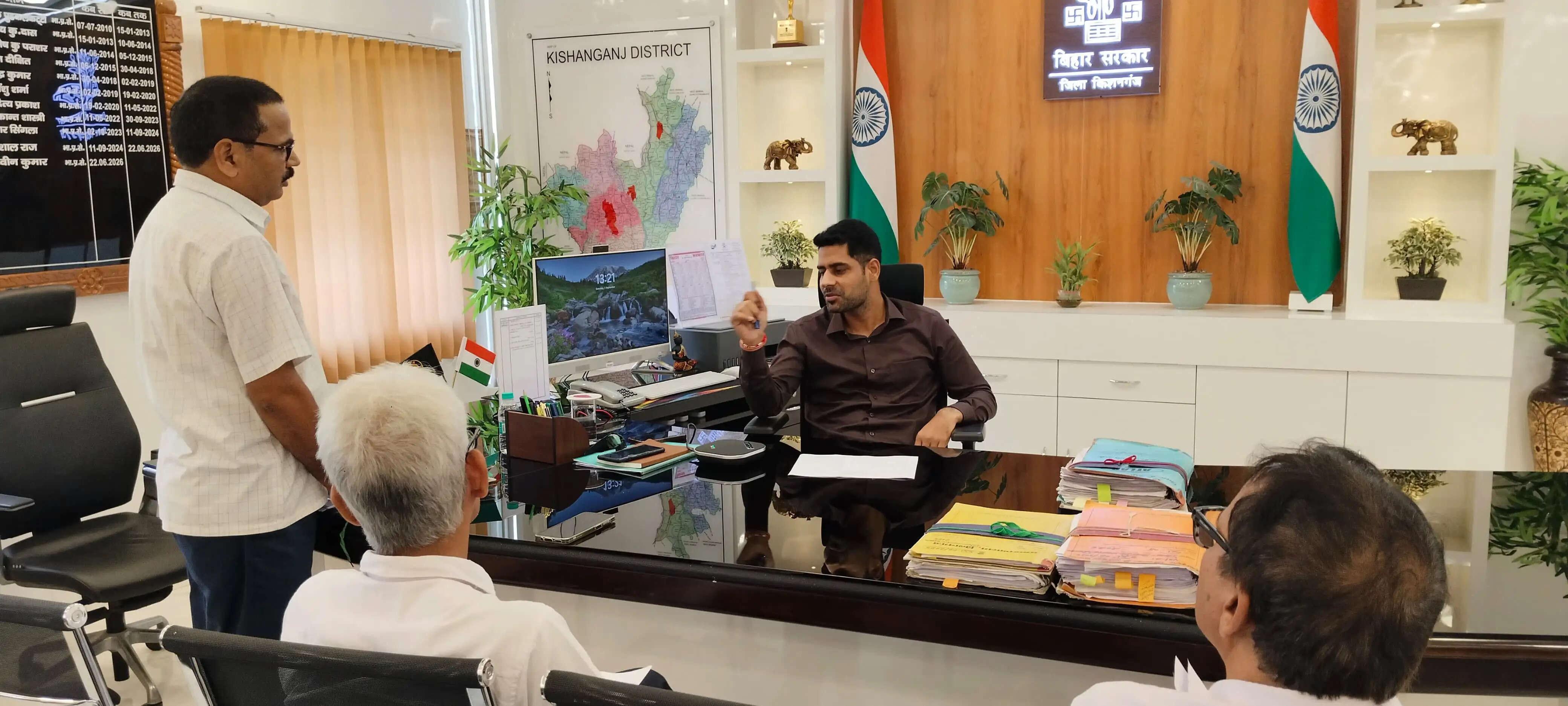 रेलवे परियोजनाओं के लिए भूमि अर्जन में तेजी लाने का निर्देश