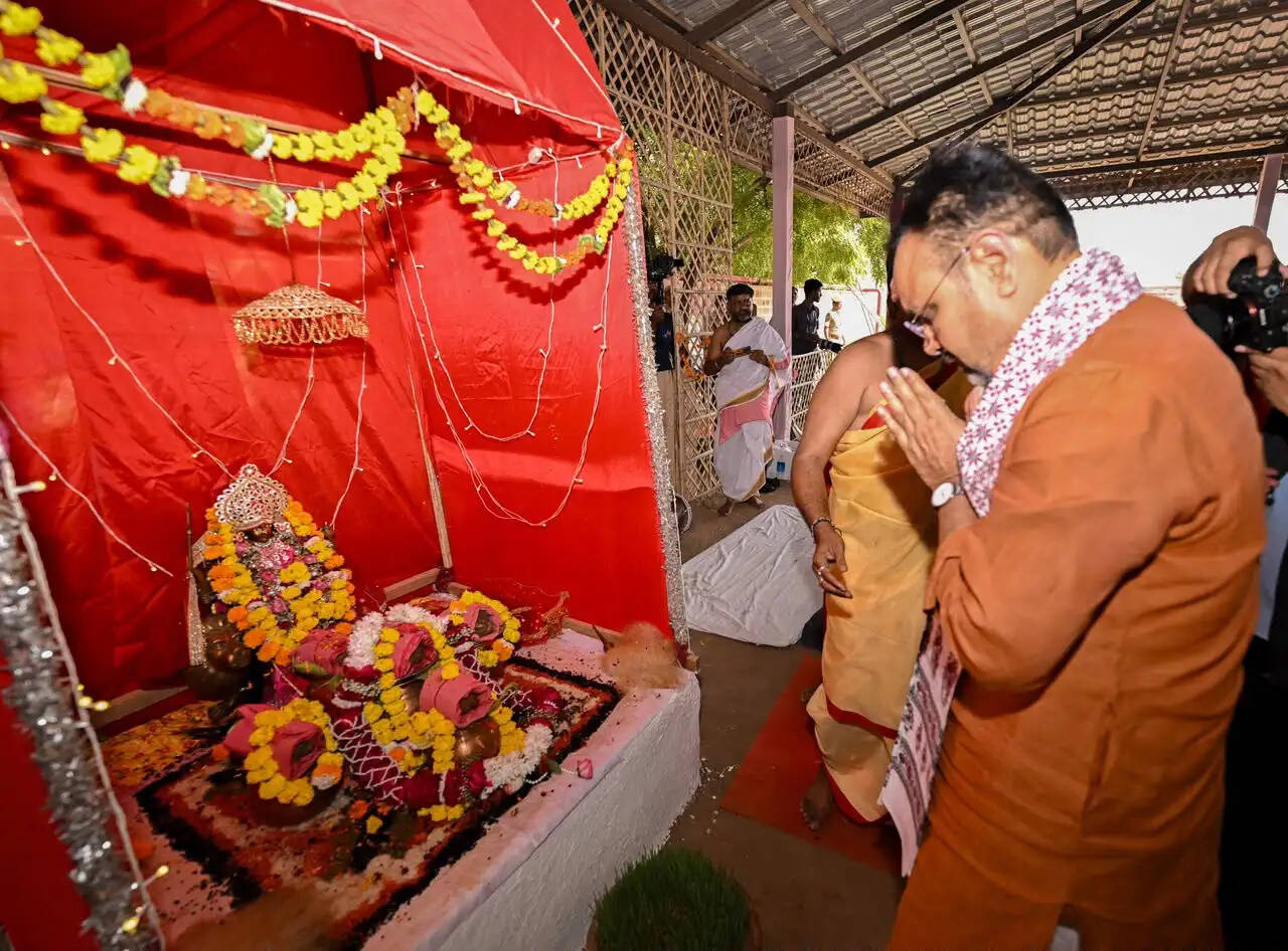 मुख्यमंत्री ने दिव्य रामकथा एवं नवकुण्डीय यज्ञ में की शिरकत