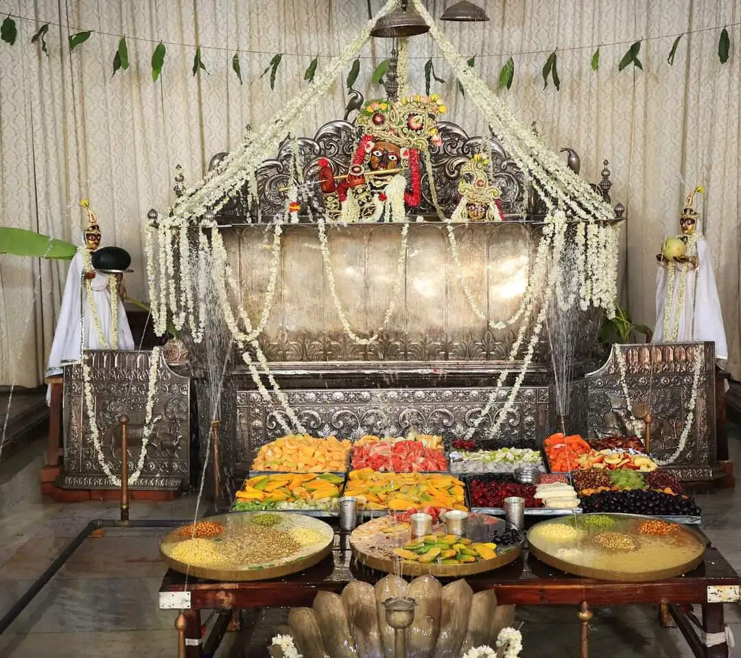 ज्येष्ठ पूर्णिमा पर मंदिरों में विशेष आयोजन, गोविंद देवजी मंदिर में जेष्ठाभिषेक महोत्सव संपन्न