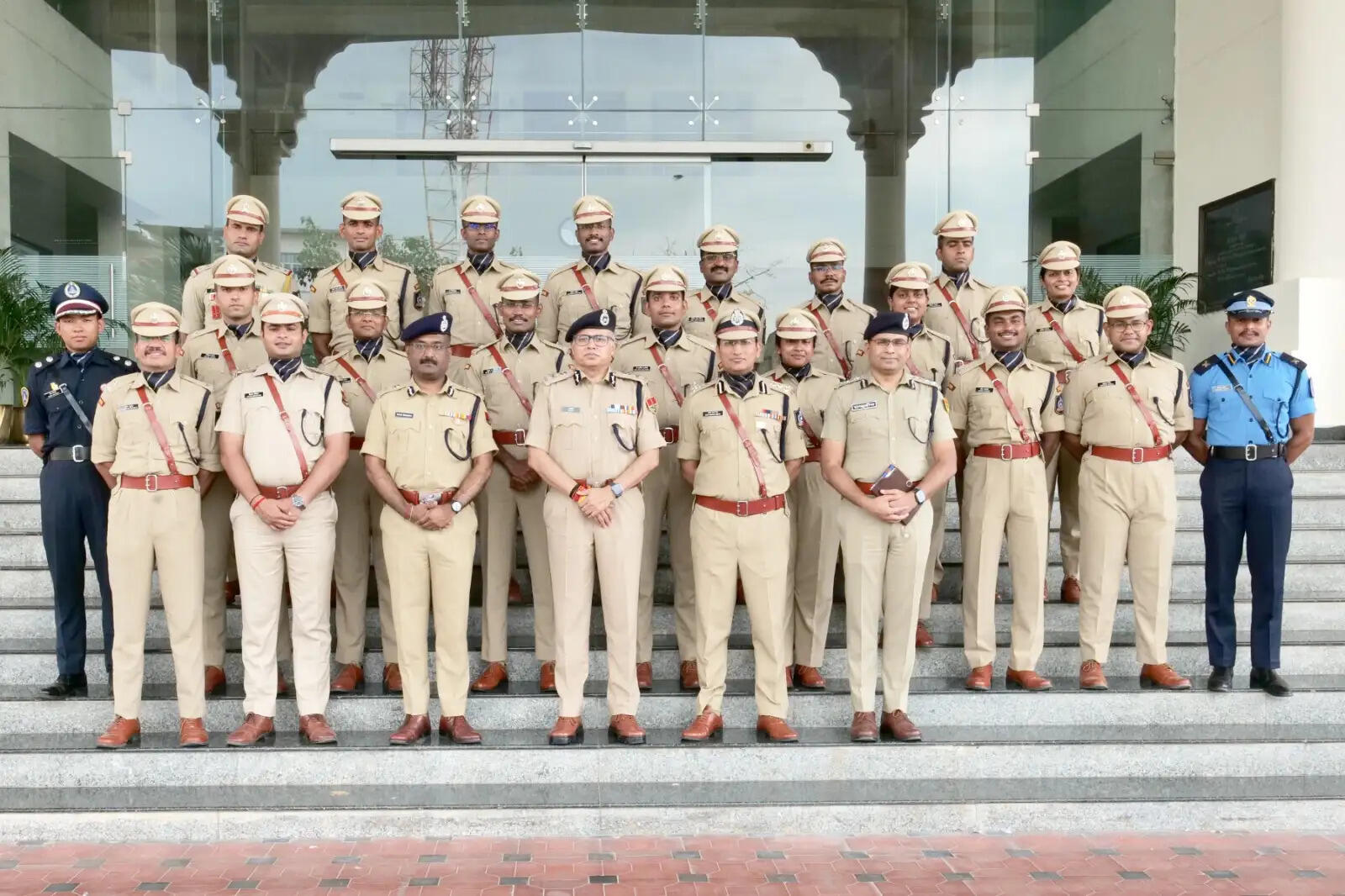 बदलती पुलिसिंग की चुनौतियों के अनुरूप खुद को करें तैयार : डीजीपी राजीव कुमार शर्मा
