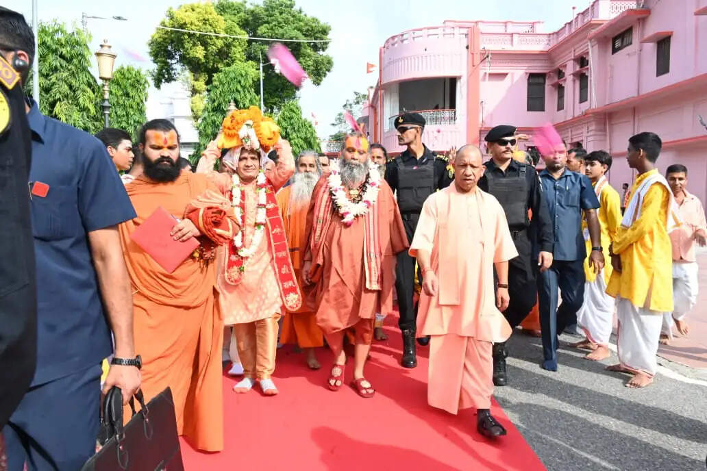 सोशल मीडिया ने प्रस्तुत किया अर्धसत्य का नया तथ्य : सीएम योगी