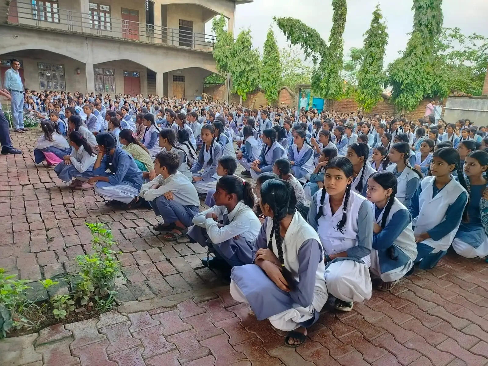 योग शिविर में 1200 छात्र-छात्राओं को स्वस्थ जीवनशैली के दिए टिप्स