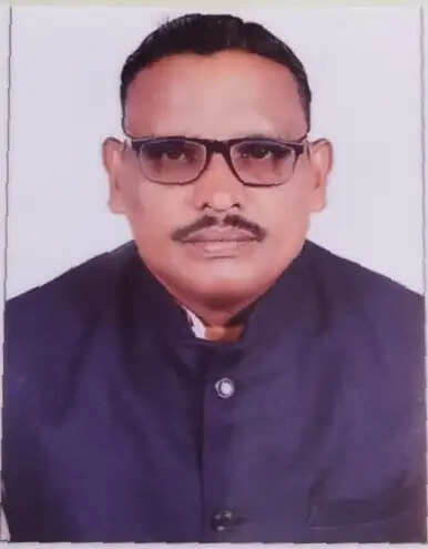 मृत्यु के बाद भी समाज के काम आएगा शरीर, शिक्षक राजेश कुमार यादव ने लिया देहदान का संकल्प