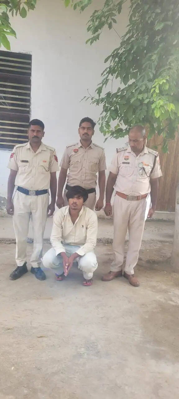 नूंह में लोगों को खाते में पैसों केे फर्जी संदेश भेजकर ठगने वाला काबू