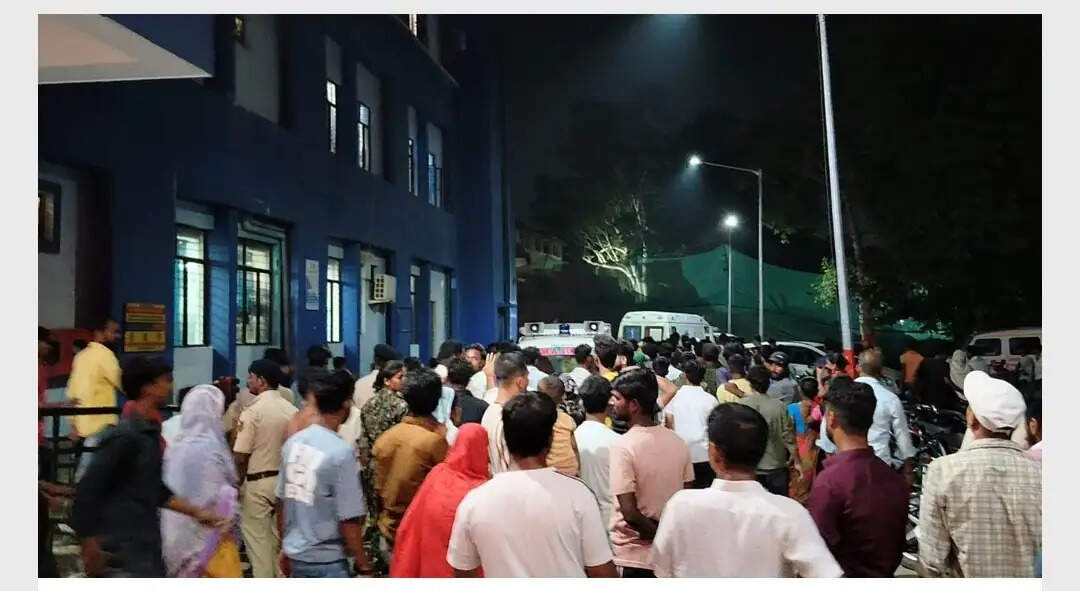 नालंदा जिले में बिजली प्रवाहित करंट की चपेट में आने से एक ही परिवार के लोग 5 झुलसे एक की मौत