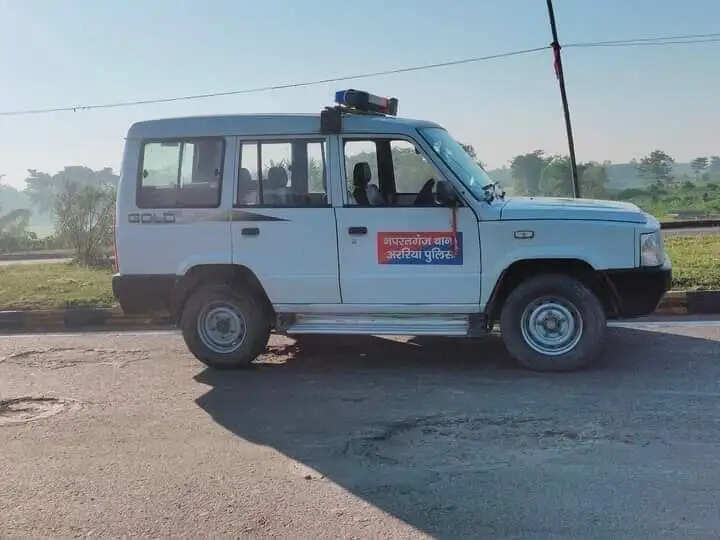 नरपतगंज के चकरदाहा में ज्वेलरी दुकान में लाखों की चोरी