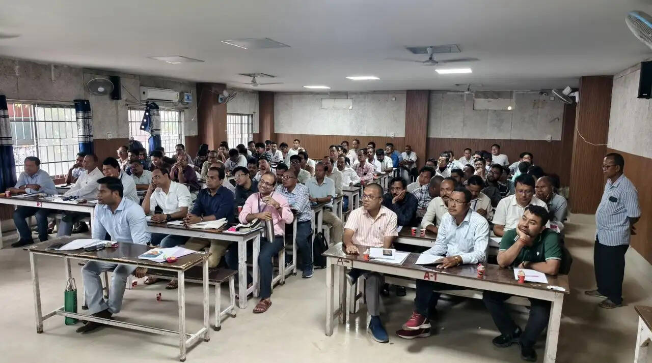 कोकराझार में मतगणना की तैयारी तेज, अधिकारियों का प्रशिक्षण शुरू