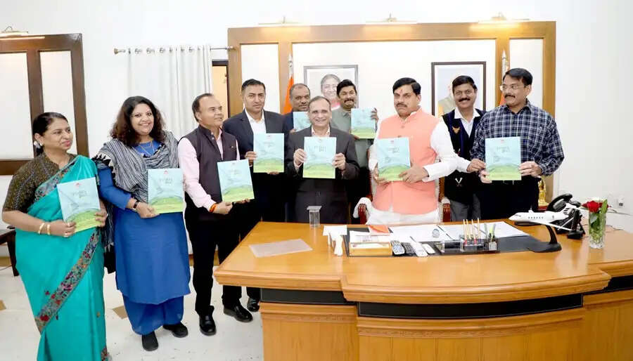 मुख्यमंत्री डॉ. यादव ने वन विभाग के विजन डाक्यूमेंट का किया विमोचन