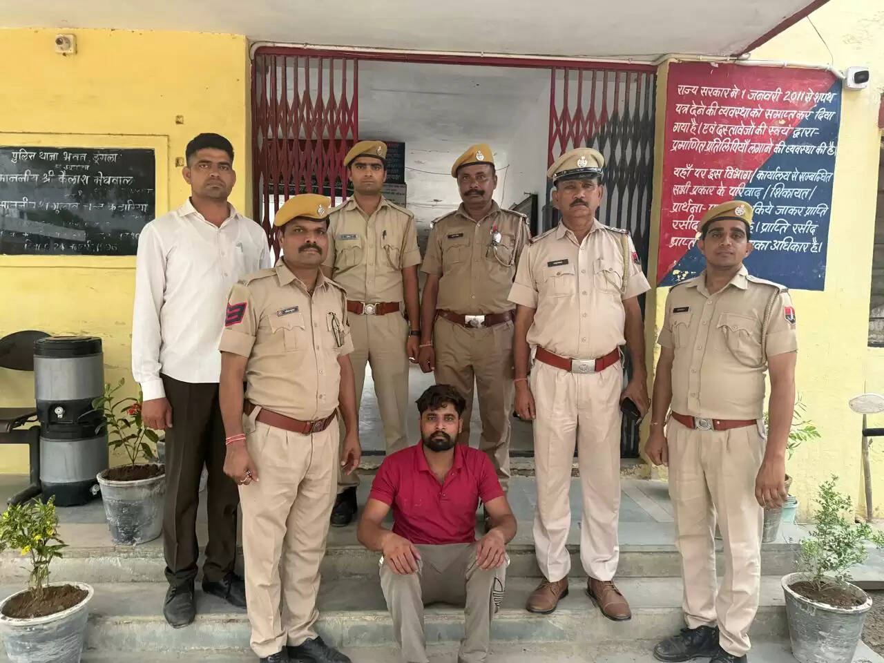 डूंगला के मंदिर में तोड़ फोड़ करने वाला पकड़ा, तलाशी में जिंदा कारतूस के साथ एक अन्य चढ़ा हत्थे