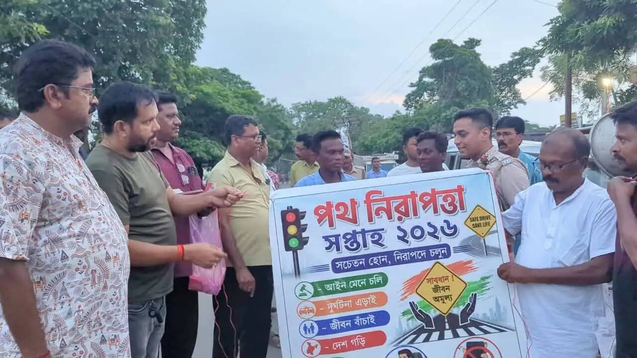 पथ सुरक्षा सप्ताह पर बाइक रैली, ट्रक ऑनर्स एसोसिएशन ने बांटे हेलमेट