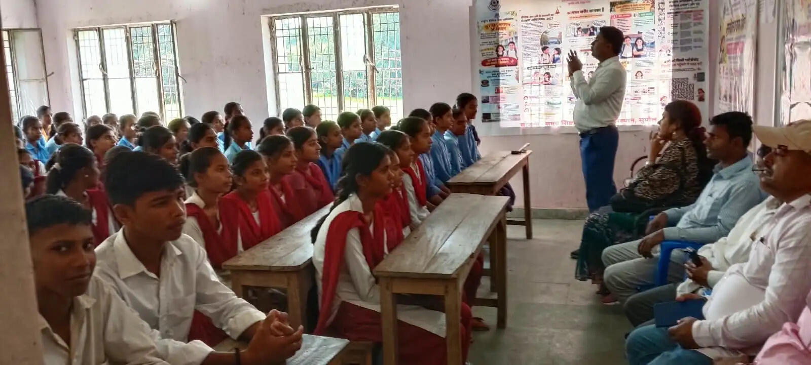 सुरक्षित बचपन अभियान के तीसरे दिन भी विद्यालयों में जागरूकता कार्यक्रम आयोजित