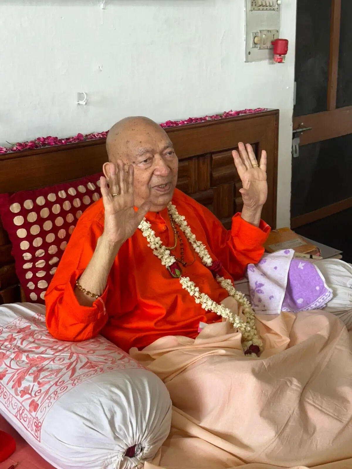 वेद मार्ग पर चलकर ही संभव है मोक्ष की प्राप्ति-स्वामी राम स्वरूप