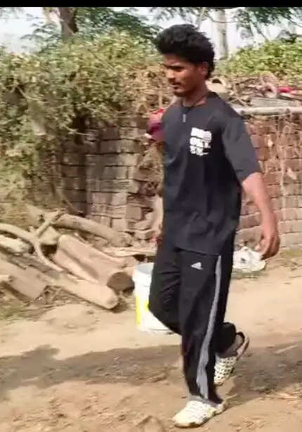 झोपड़ी में लगी आग से लाखों का सामान जलकर राख