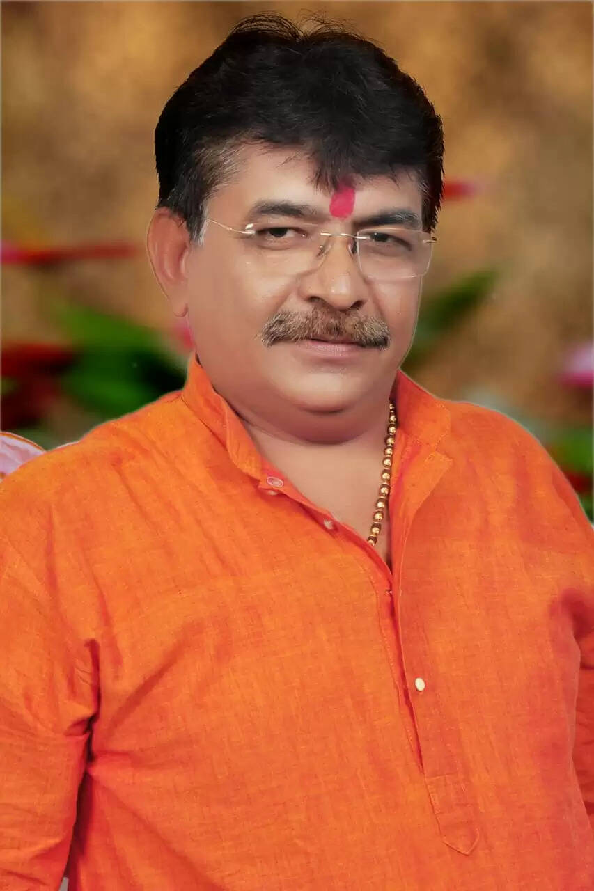 68 करोड़ रुपये का कॉन्ट्रैक्ट मिलने के बाद भी वसई-विरार की सड़कों पर गड्ढे क्यों हैं : बारोट