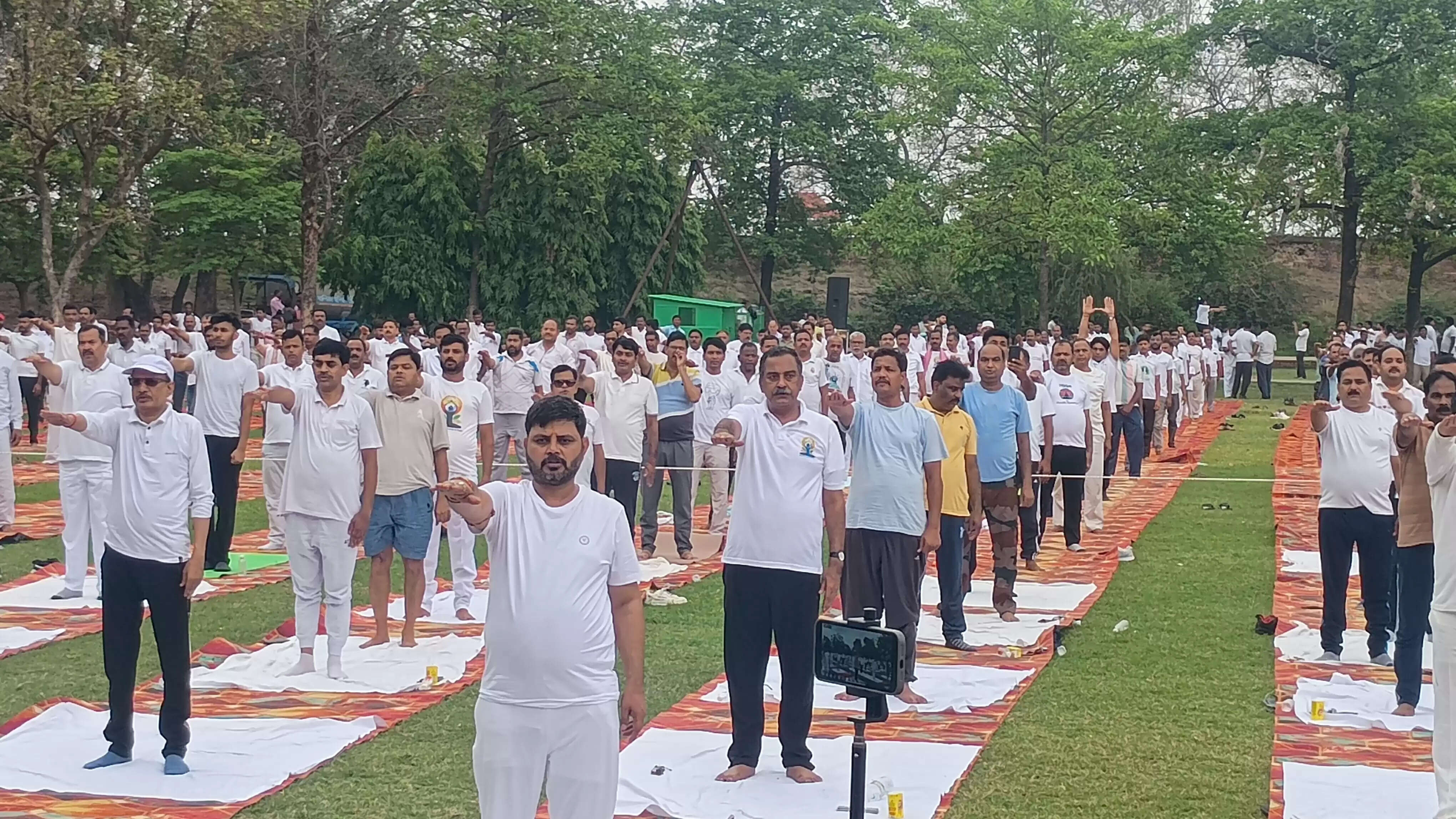 योग को अपने जीवन का अभिन्न अंग बनायें व दूसरों को भी इसके लिए प्रेरित करें: ऊर्जा मंत्री