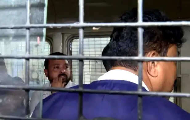शालबनी जमीन जालसाजी मामले में फिर मेदिनीपुर अदालत में पेश हुए सुमित राय