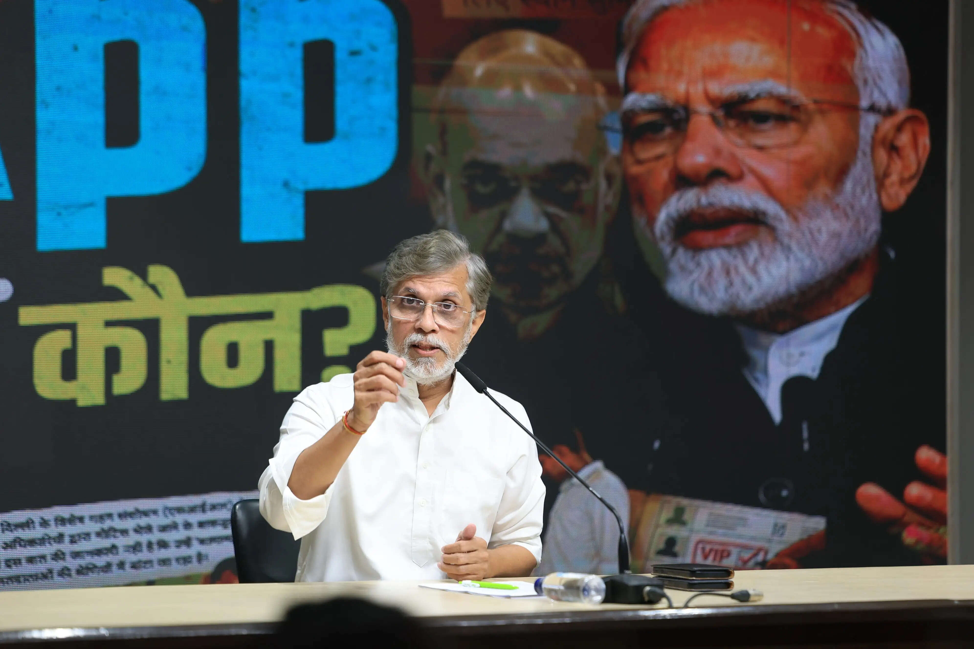 एसआईआर में ‘वीआईपी’ मतदाता श्रेणी को लेकर चुनाव आयोग पर सवाल, खेड़ा ने ज्ञानेश कुमार के इस्तीफे की मांग की