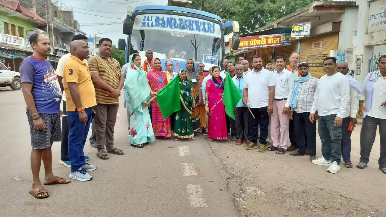 श्री रामलला दर्शन योजना: जिले के 131 श्रद्धालु अयोध्याधाम के लिए हुए रवाना