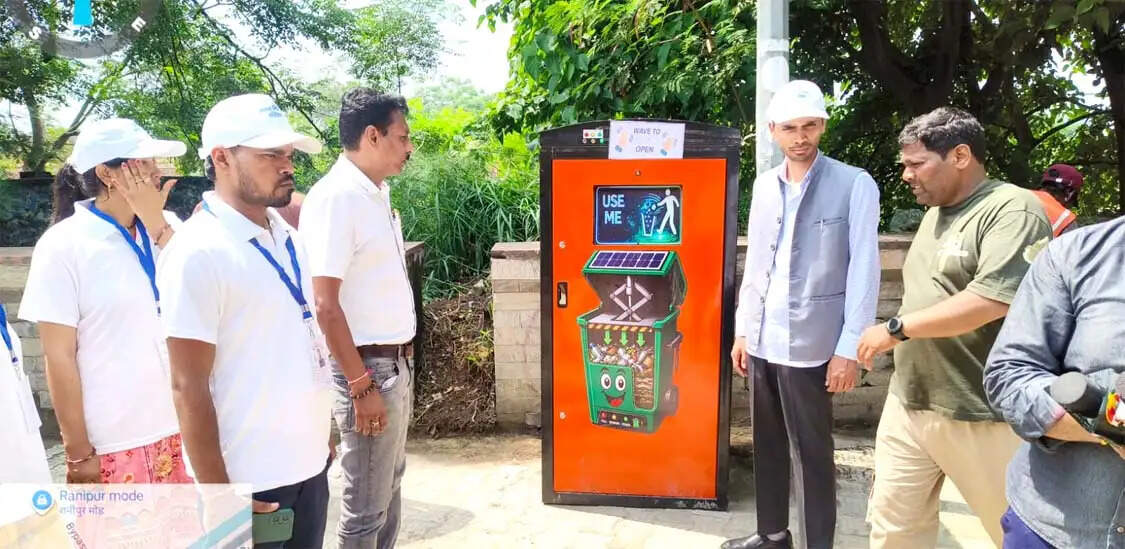 हरिद्वार में स्वच्छता का हाईटेक कदम: कांवड़ मेले में ‘स्मार्ट सोलर बिन’ का सफल ट्रायल