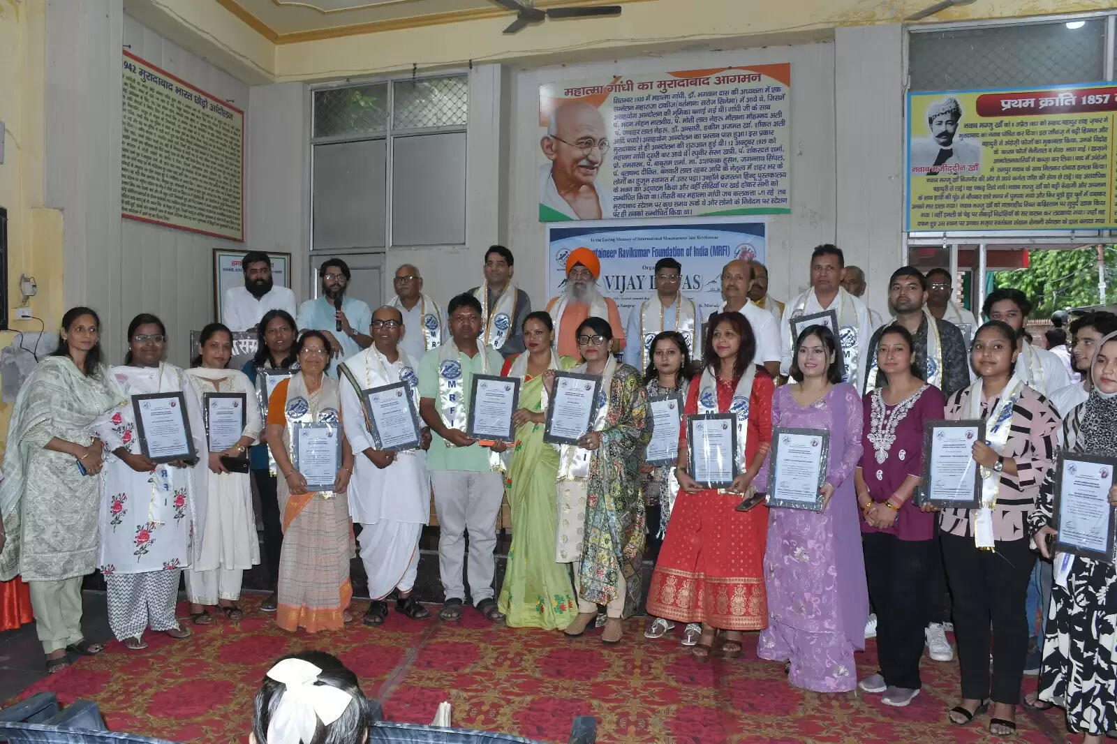 माउंट एवरेस्ट विजेता रवि कुमार के विजय दिवस समारोह पर सामाजिक संस्थाएं सम्मानित