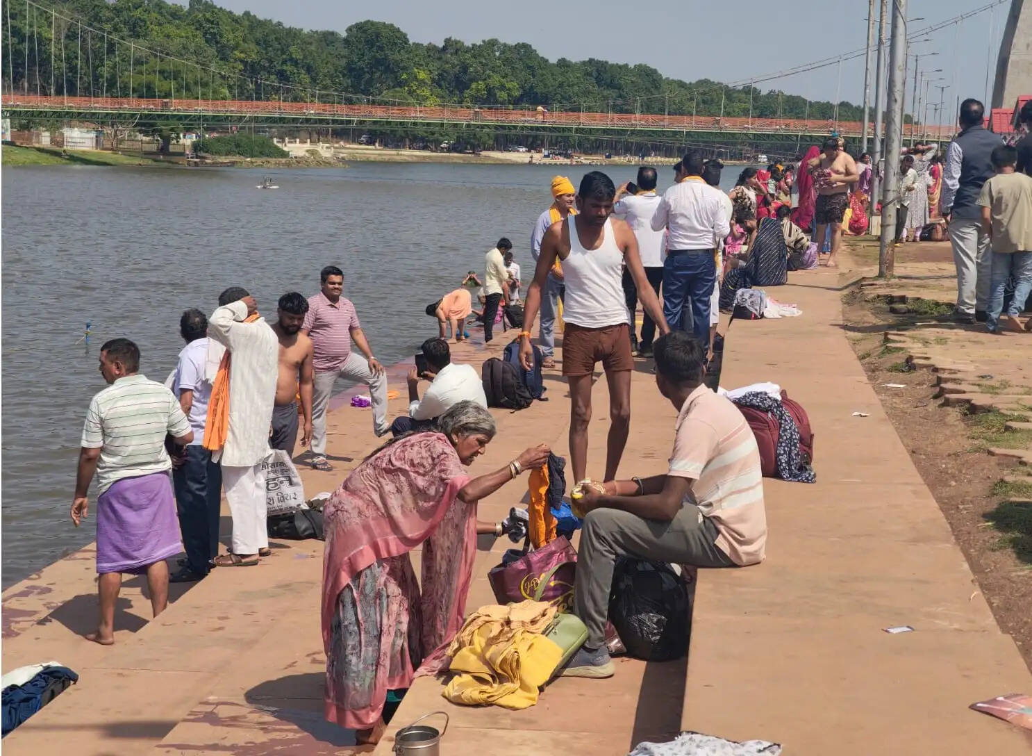 अनूपपुर: ज्येष्ठ पूर्णिमा पर अमरकंटक में उमड़ा आस्था का सैलाब, हजारों श्रद्धालुओं ने लगाई नर्मदा में डुबकी