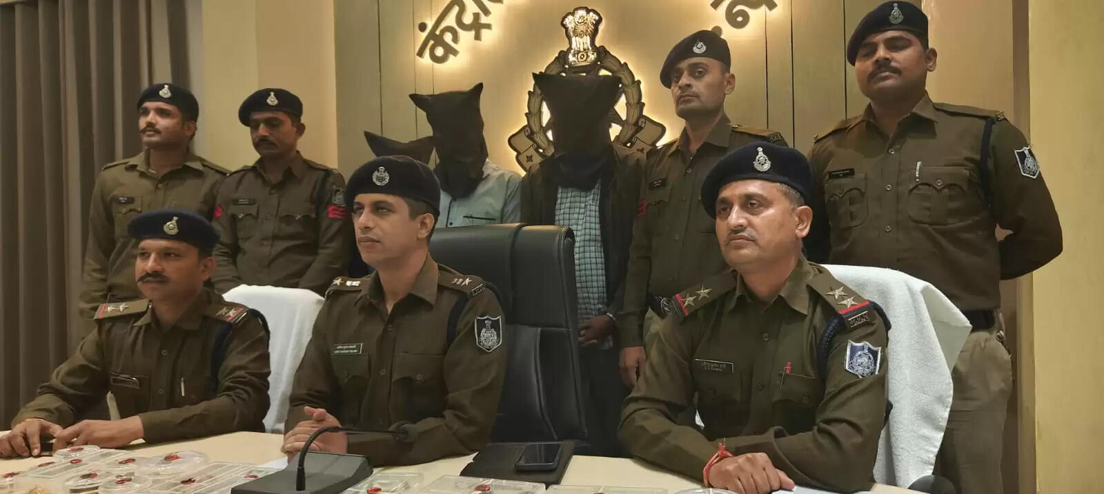 राजगढ़ः बस सवार महिला के बैग से गहने चोरी के मामले में तीन गिरफ्तार, 26 लाख का माल जब्त