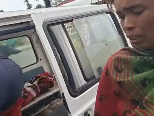 अनूपपुर: पटरी किनारे मिली युवती के शव की पहचान, अंतिम संस्कार से पहले परिजनों को सौंपा शव
