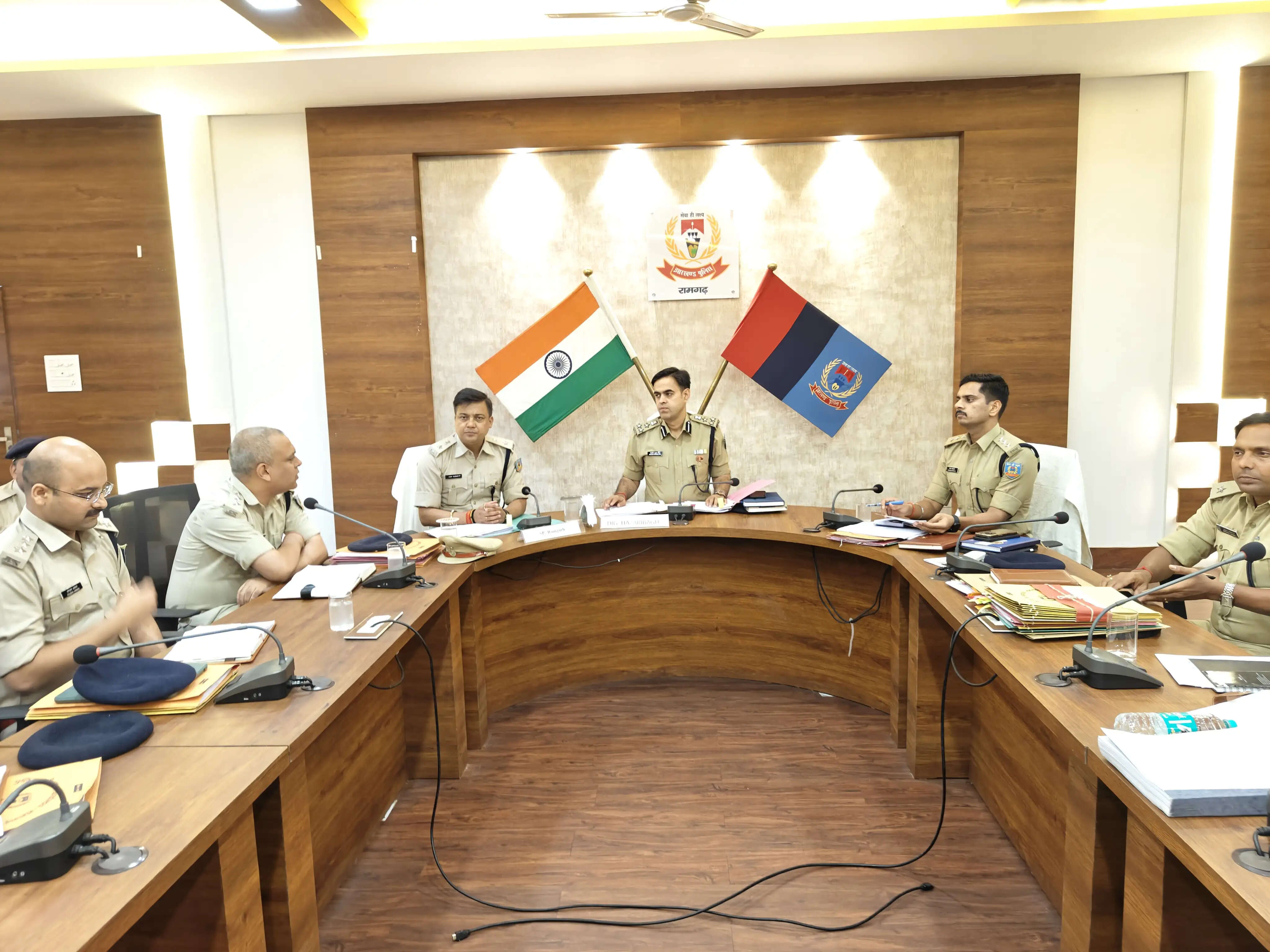 धमकी देने वाले अपराधी और गिरोह को सूचना देने वाले व्यक्ति पर हो कार्रवाई : डीआईजी