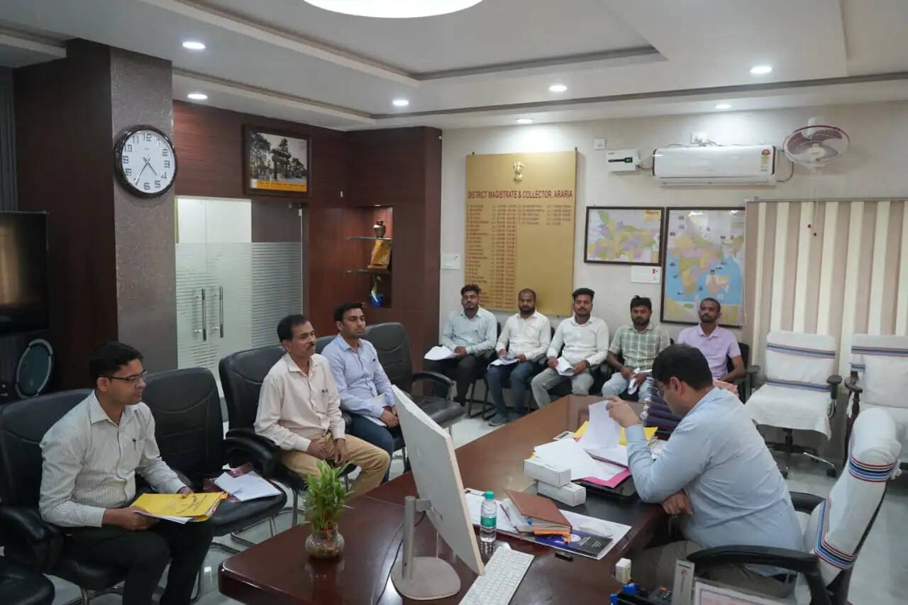 पंचायत चुनाव की तैयारी, गैस आपूर्ति एवं विभिन्न योजनाओं की समीक्षा