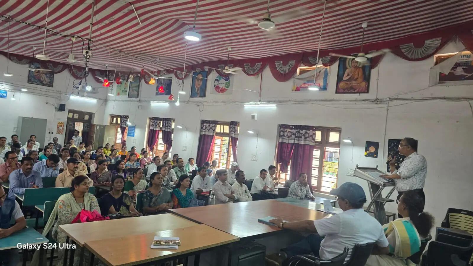 पहले दिन 10 वीं -12 वीं की 1387 कापियां जांची, मूल्यांकन शुरू