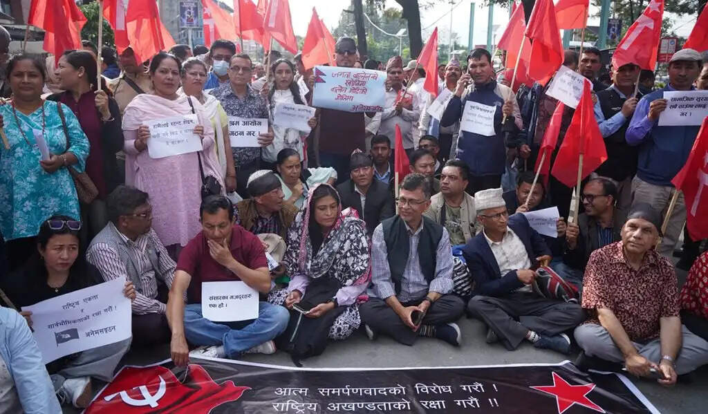 नेपाल पीएम के सीमा संबंधी बयान पर छात्रों का प्रदर्शन, बालेन्द्र शाह से मांगा इस्तीफा