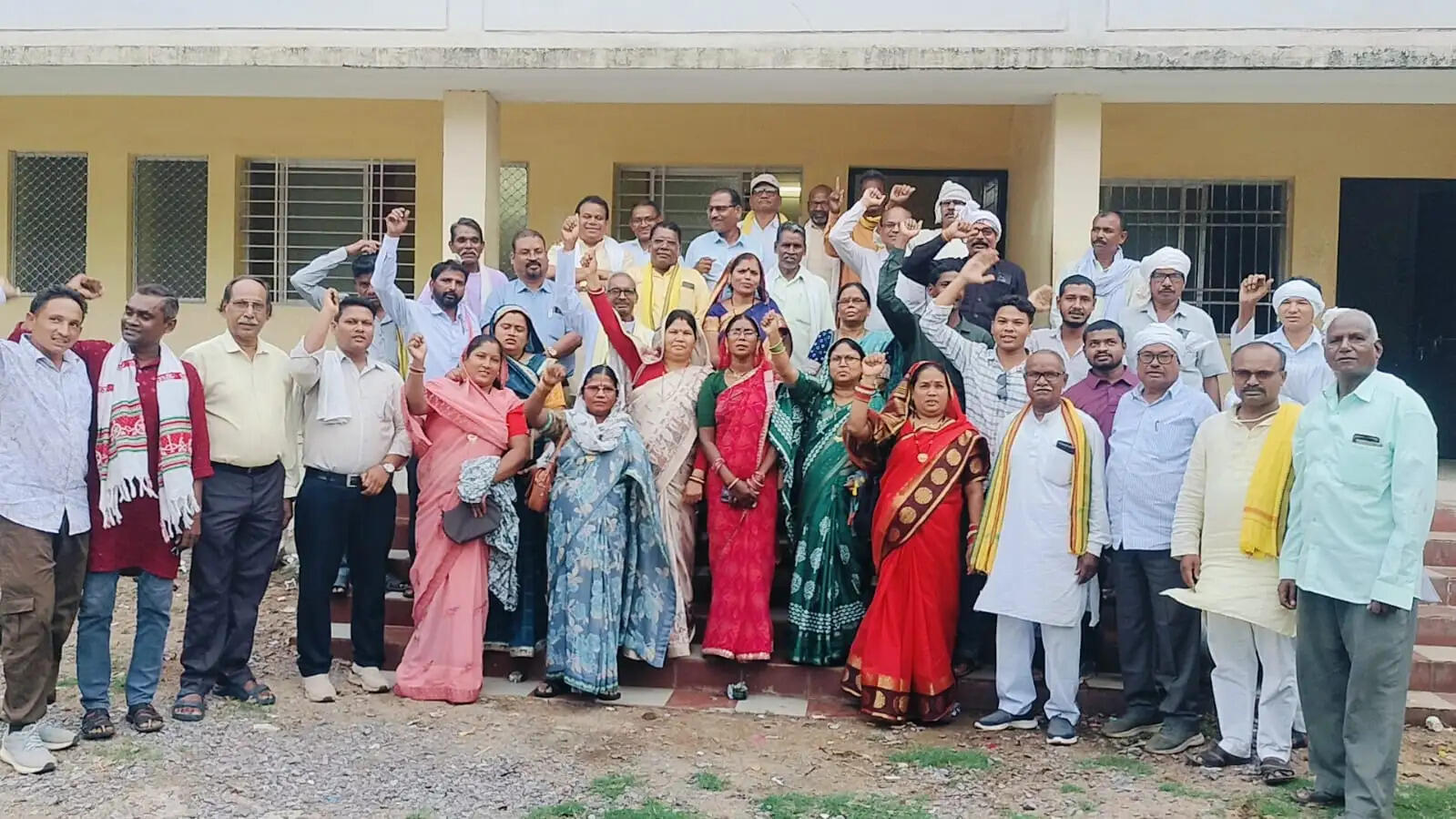 सर्व आदिवासी समाज की जिला स्तरीय बैठक संपन्न