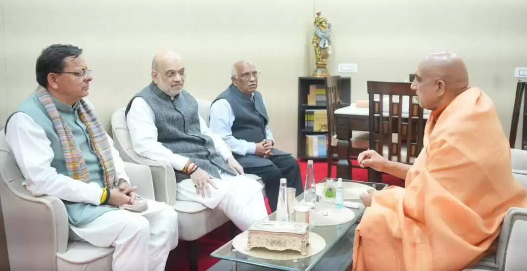 अमित शाह की स्वामी अवधेशानंद गिरी से भेंट, विभिन्न विषयों पर हुई चर्चा