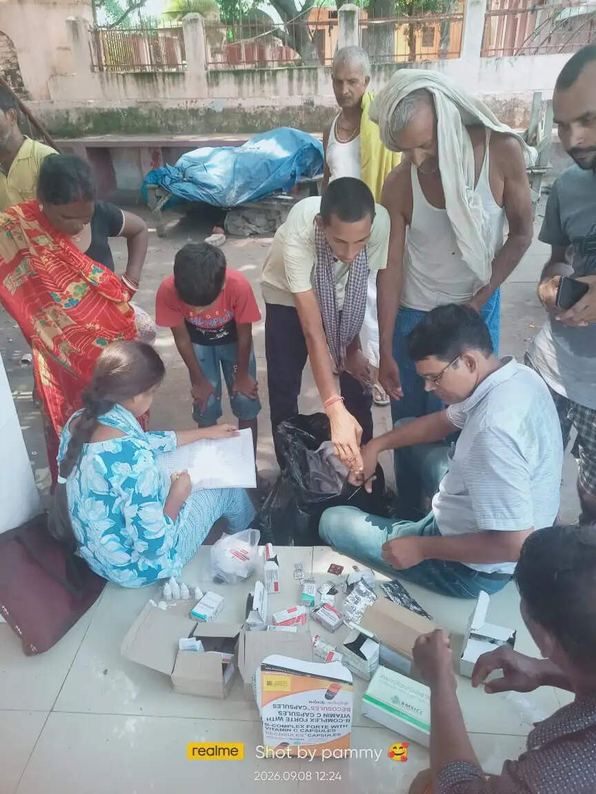 सारण में बाढ़ प्रभावित क्षेत्रों में स्वास्थ्य विभाग की मोबाइल टीम दे रही हैं सेवाएं