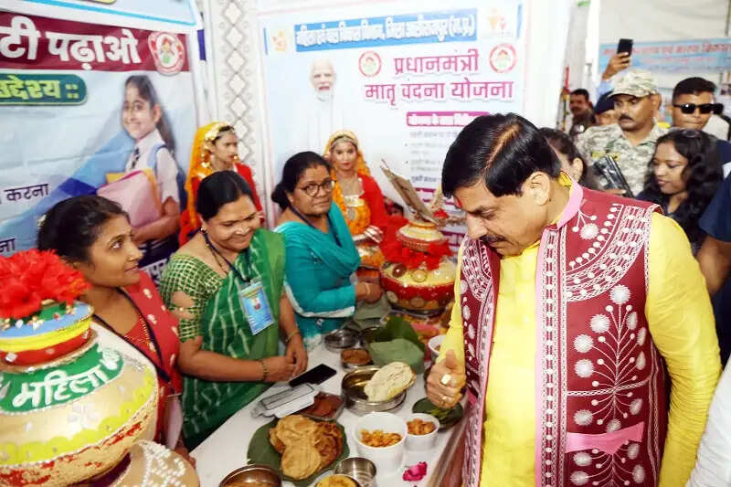 मप्रः मुख्यमंत्री डॉ. यादव के हाथों सम्मानित होकर खुश है चंद्रशेखर आज़ाद नगर के किसान