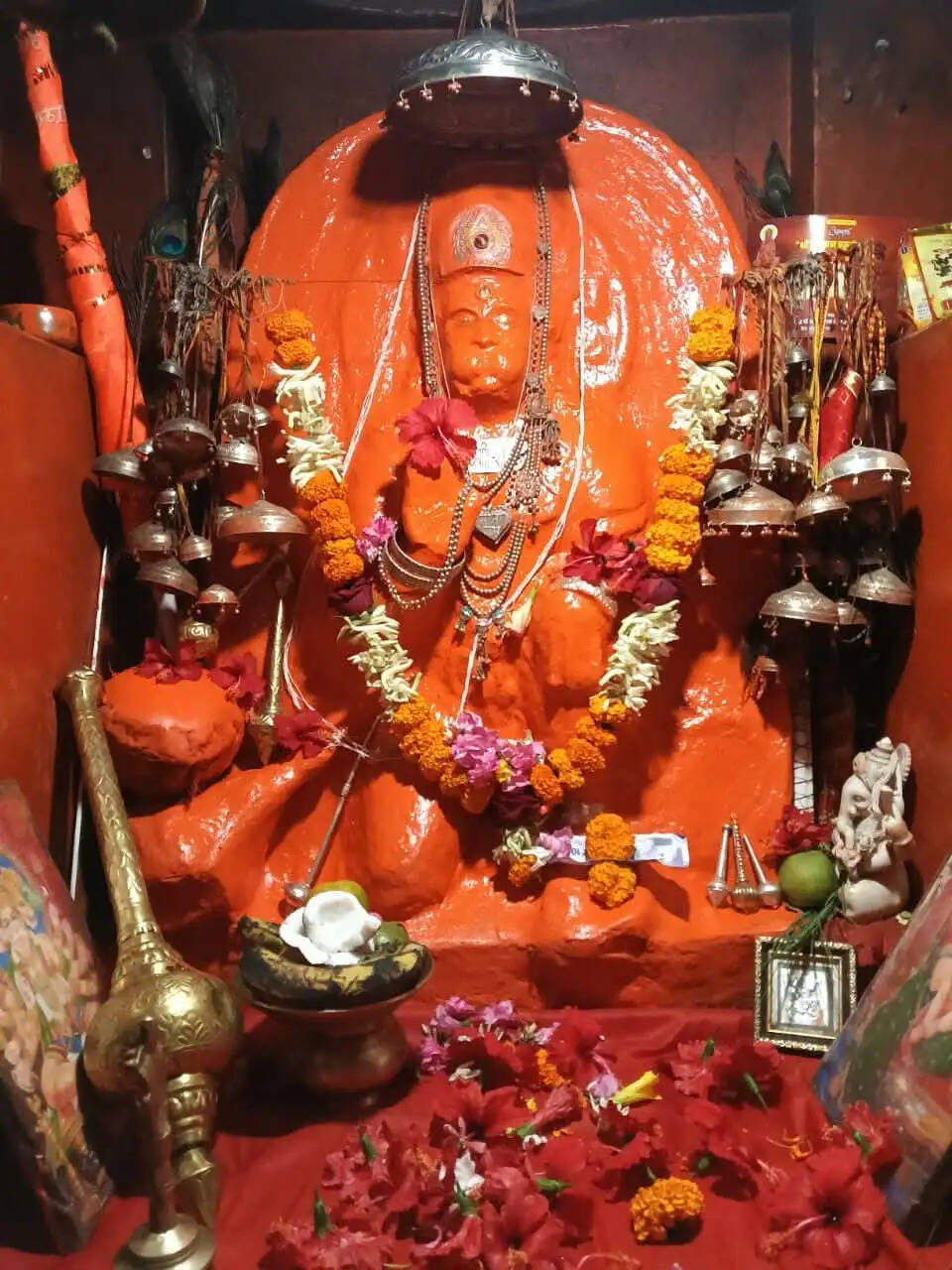 नहर किनारे विराजे नहरिया बाबा की महिमा, आज हनुमान जन्मोत्सव पर उमड़ेगी आस्था की भीड़