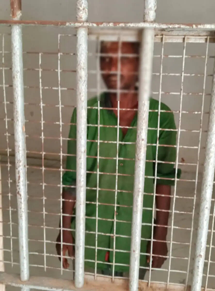 छिनैती के आरोपित को पुलिस ने किया गिरफ्तार, लॉकेट व 3470 रुपये बरामद