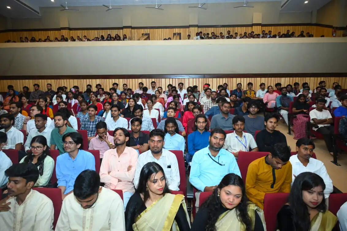 डिजिटल माध्यमों से छत्तीसगढ़ की लोककलाओं को दुनिया तक पहुंचाएं : राज्यपाल रमेन डेका