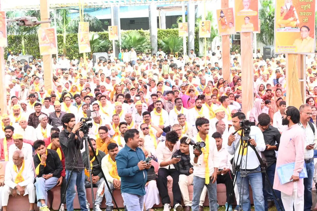 केवल राष्ट्र भक्ति के आधार पर चलेगा देश : डॉ दिनेश शर्मा